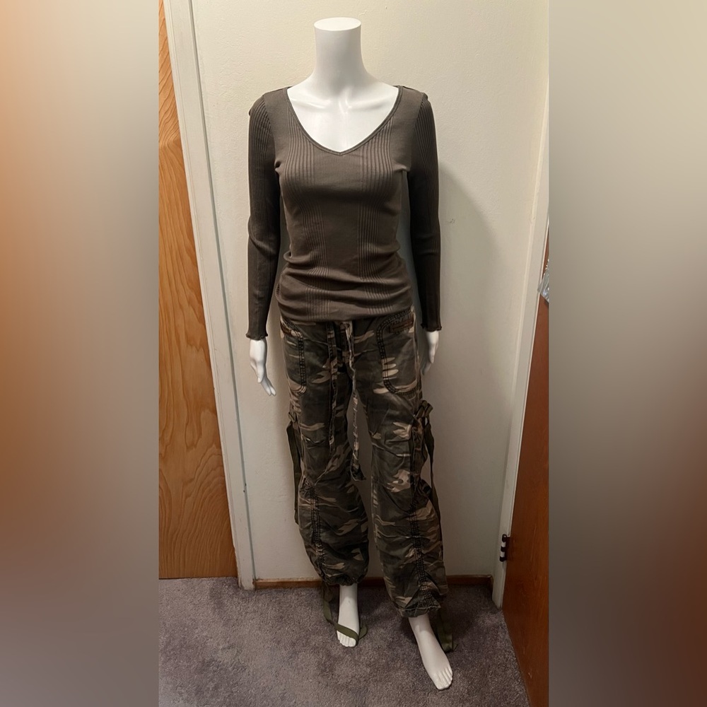 Miss Me Camouflage Cargo Pants - Picture 5 of 10